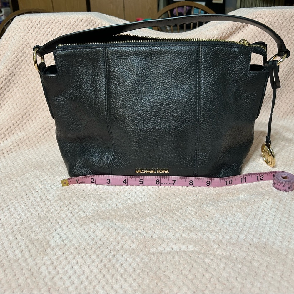 Michael Kors pebble, leather purse can be cross body or shoulder